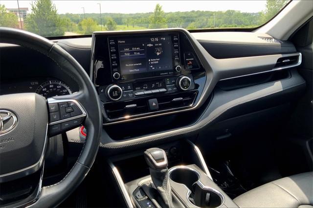 used 2021 Toyota Highlander car, priced at $28,654