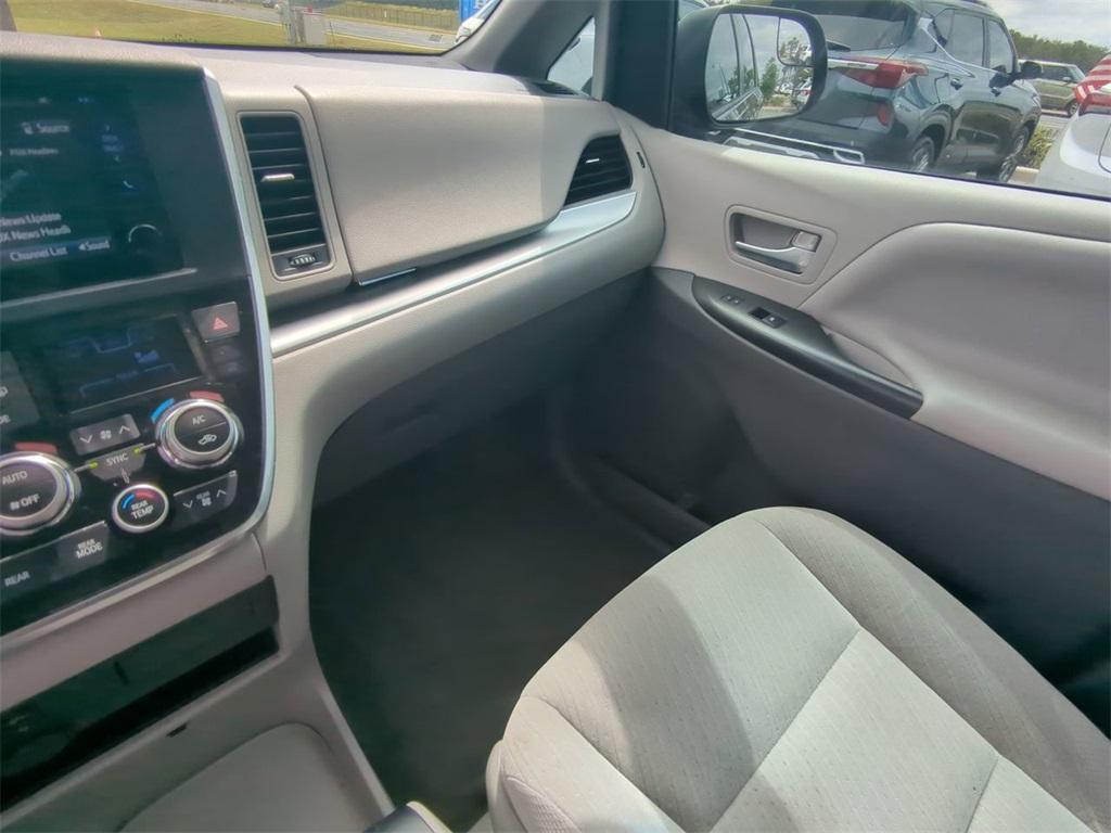 used 2017 Toyota Sienna car, priced at $18,650
