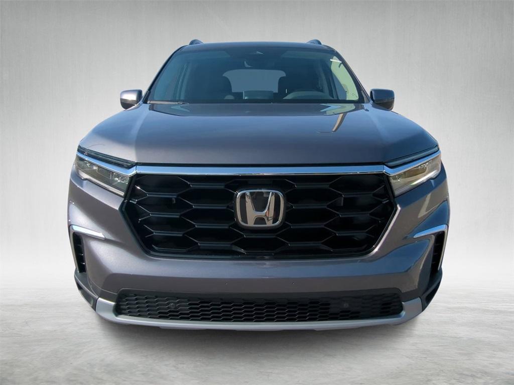 new 2025 Honda Pilot car, priced at $45,585