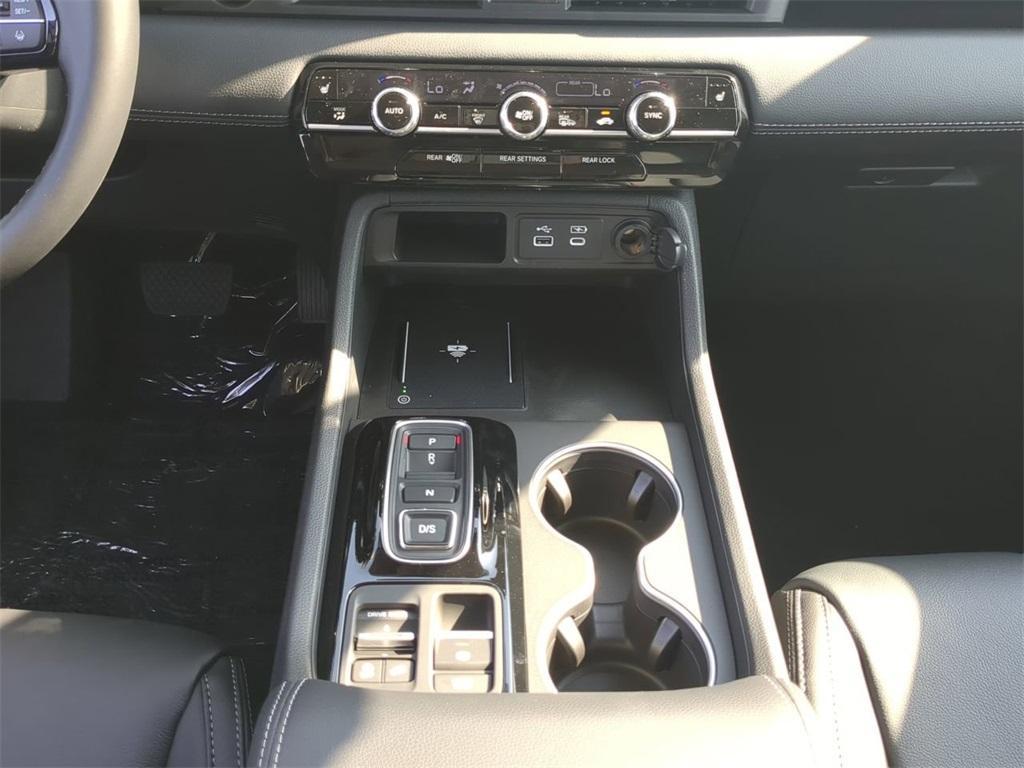 new 2025 Honda Pilot car, priced at $45,585