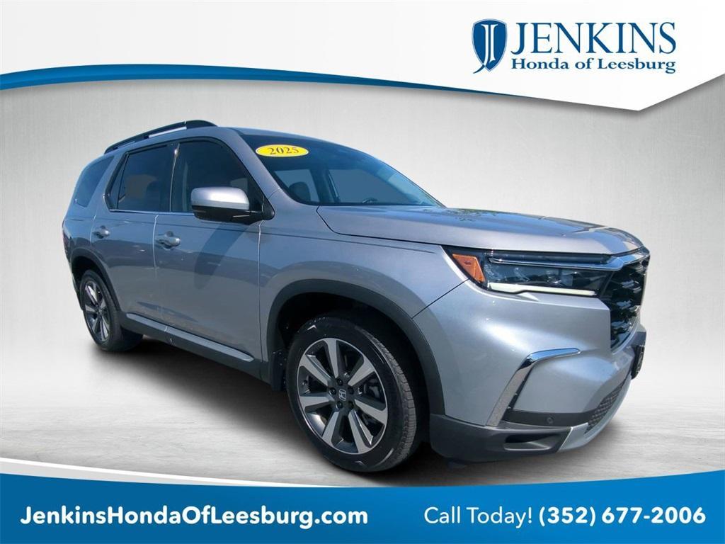 used 2025 Honda Pilot car, priced at $44,390