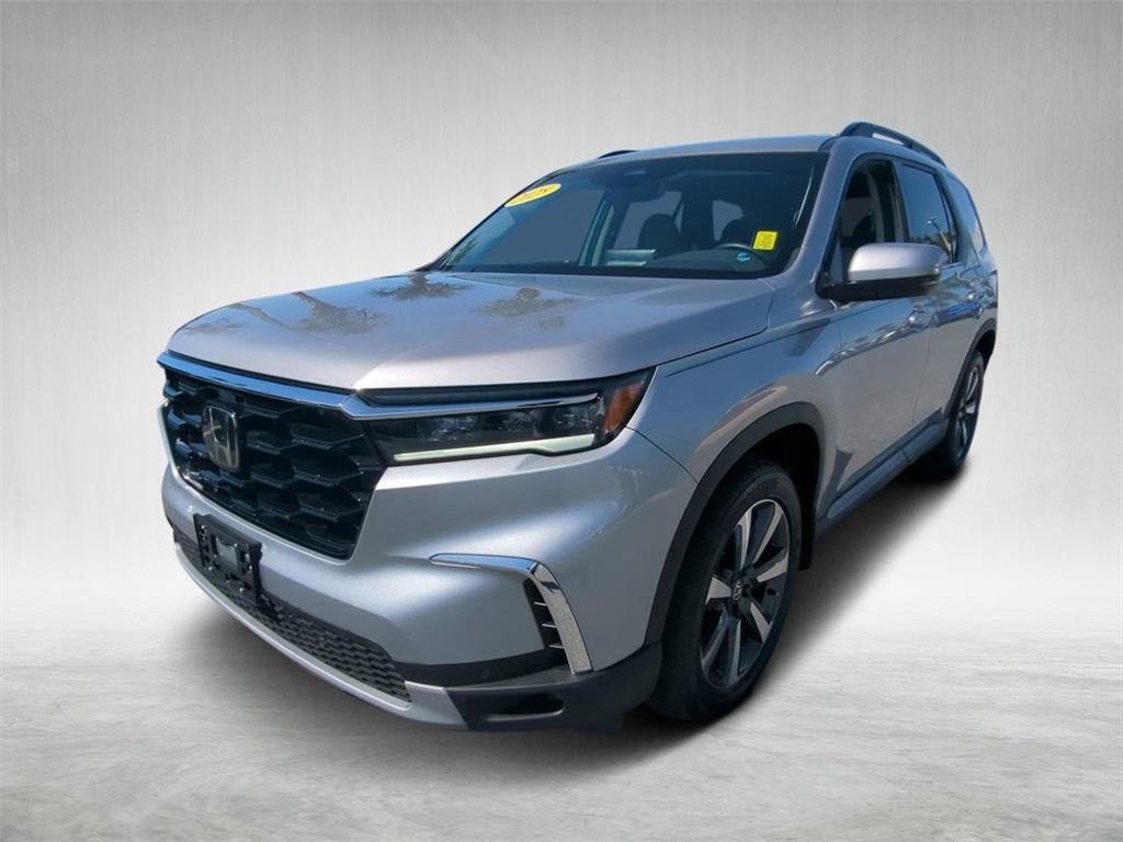 used 2025 Honda Pilot car, priced at $44,900