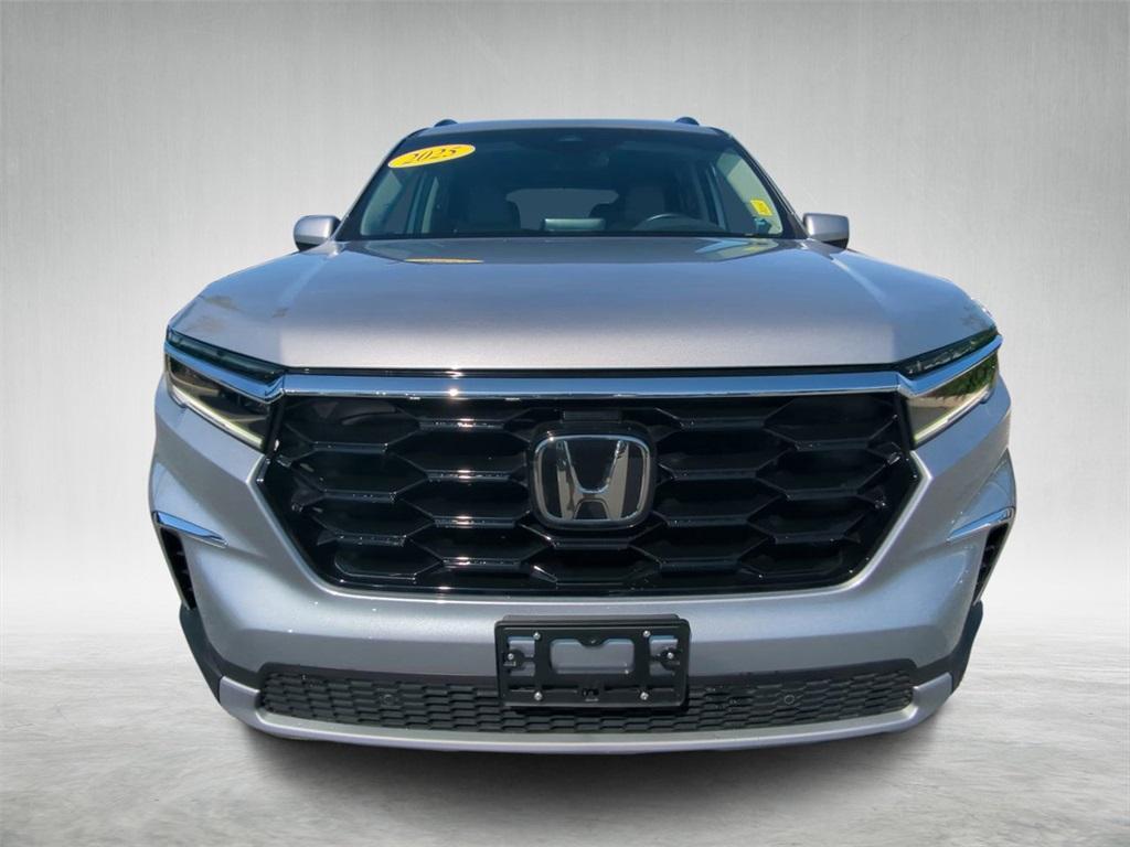 used 2025 Honda Pilot car, priced at $44,900