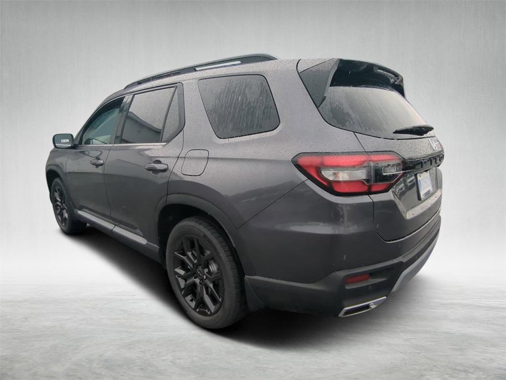 new 2025 Honda Pilot car, priced at $47,085
