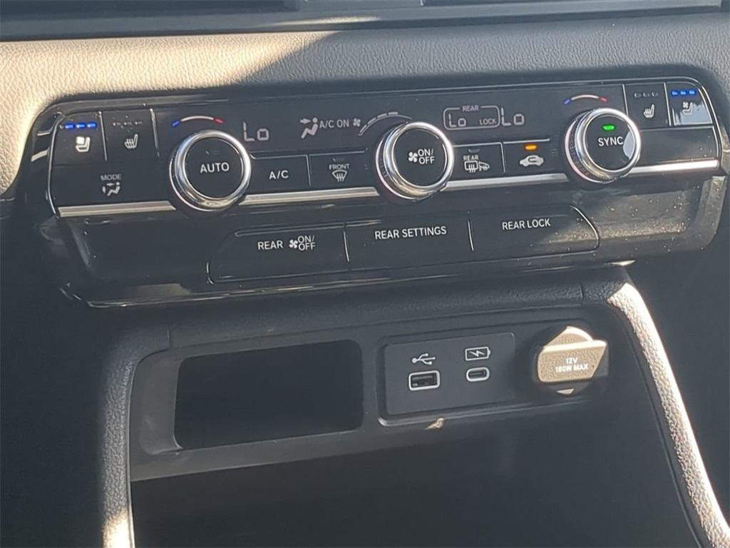 used 2023 Honda Pilot car, priced at $40,678