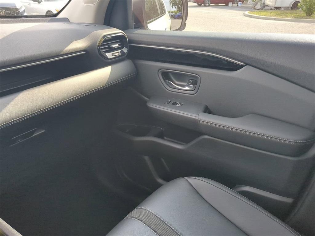 used 2025 Honda Pilot car, priced at $41,854