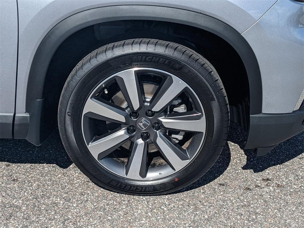 new 2025 Honda Pilot car, priced at $45,622