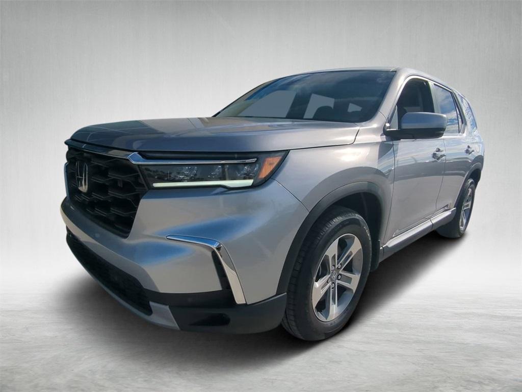 new 2025 Honda Pilot car, priced at $45,093