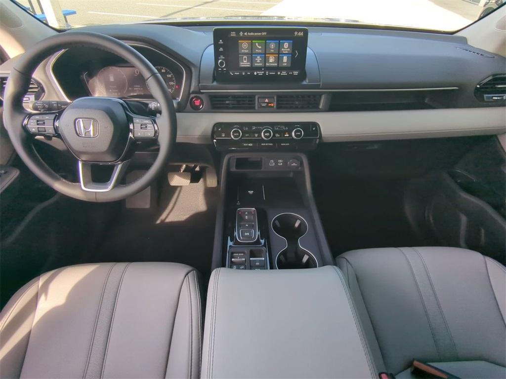 new 2025 Honda Pilot car, priced at $45,093