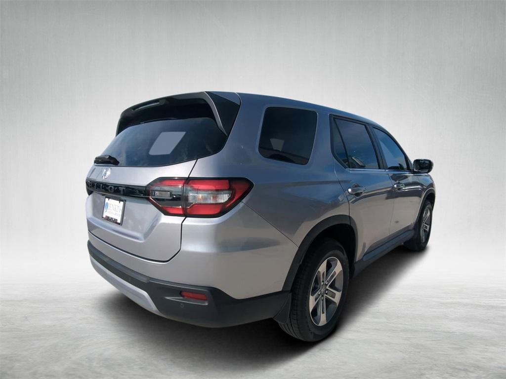 new 2025 Honda Pilot car, priced at $45,093