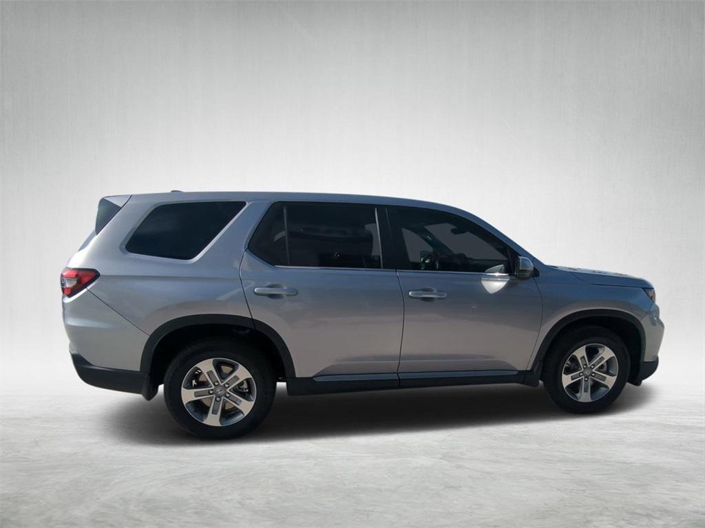 new 2025 Honda Pilot car, priced at $45,093