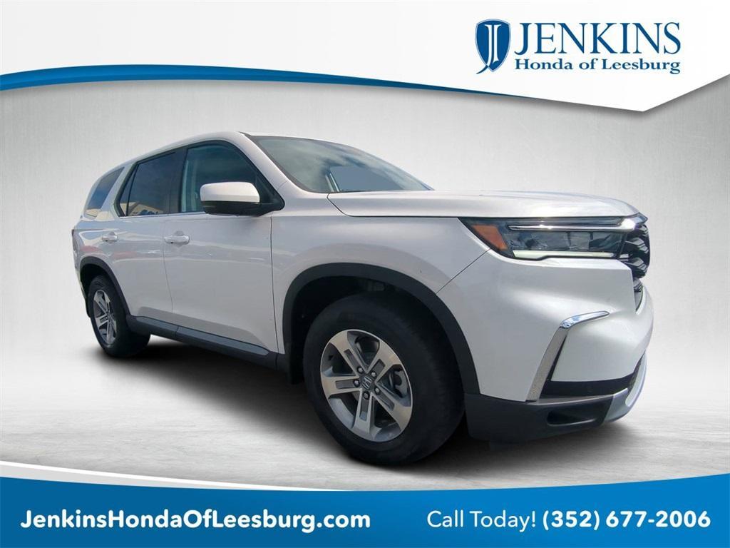 new 2025 Honda Pilot car, priced at $43,538