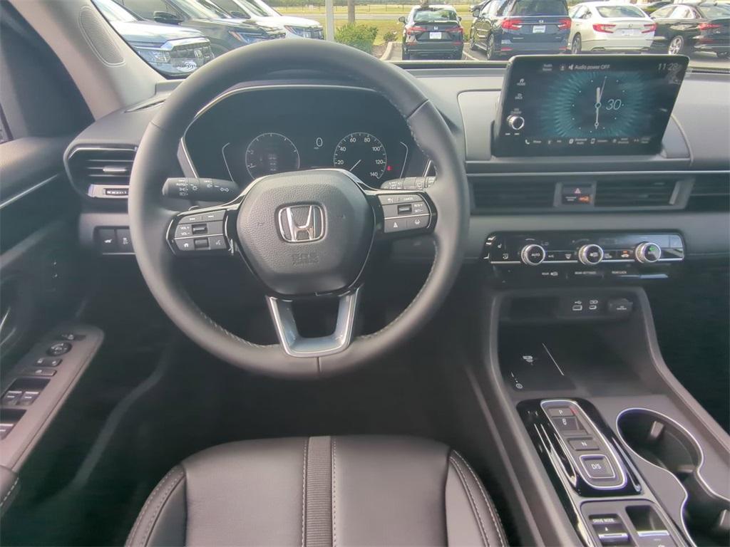 new 2025 Honda Pilot car, priced at $43,538