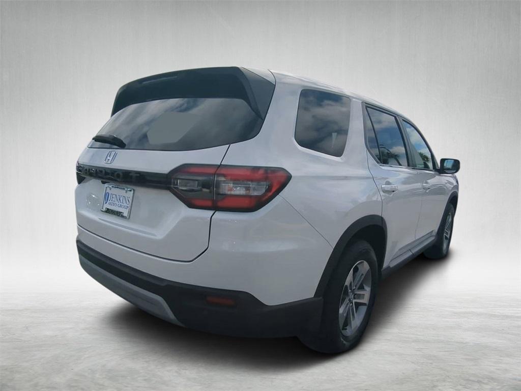 new 2025 Honda Pilot car, priced at $43,538