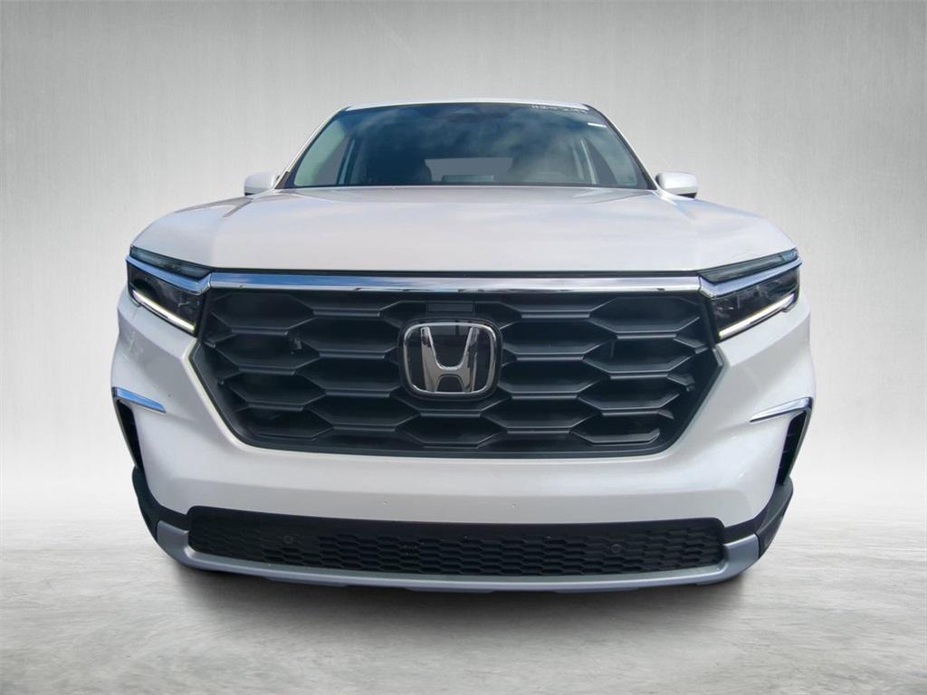 new 2025 Honda Pilot car, priced at $43,538