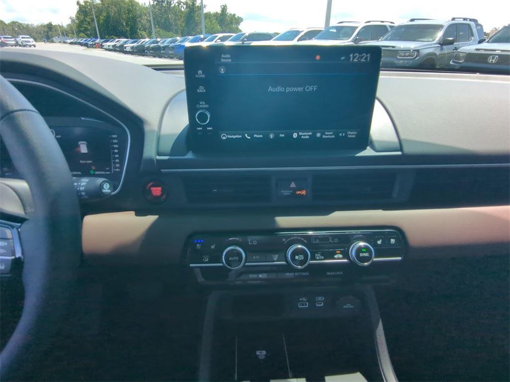 new 2025 Honda Pilot car, priced at $51,593