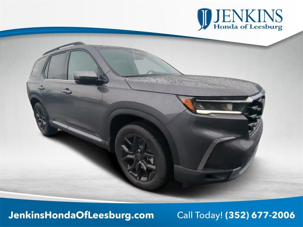 new 2025 Honda Pilot car, priced at $47,040