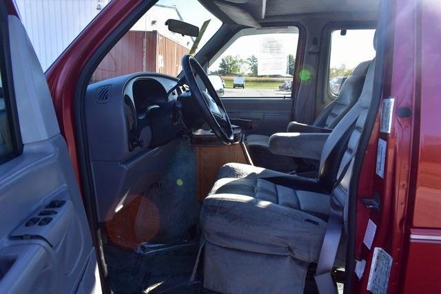 used 2000 Ford E150 car, priced at $4,995