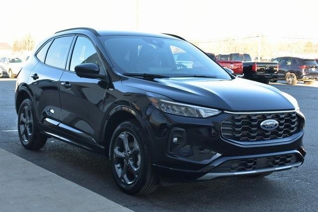 used 2023 Ford Escape car, priced at $24,987