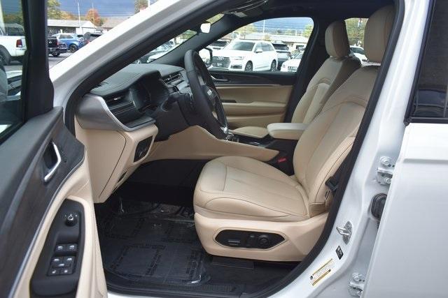 used 2025 Jeep Grand Cherokee L car, priced at $44,974