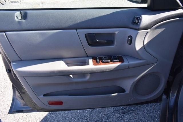 used 2005 Ford Taurus car, priced at $4,800