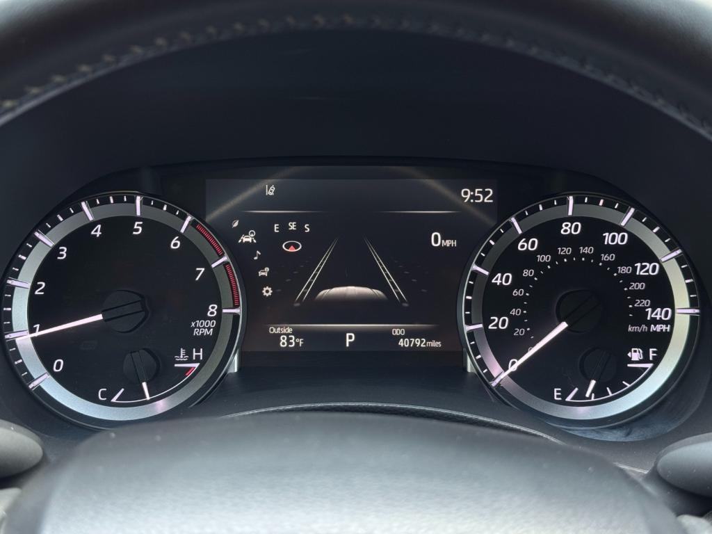 used 2023 Toyota Highlander car, priced at $34,500