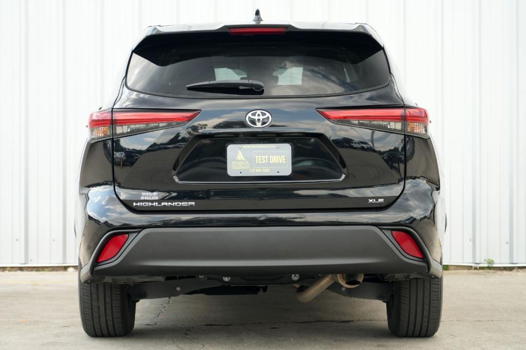 used 2023 Toyota Highlander car, priced at $34,500