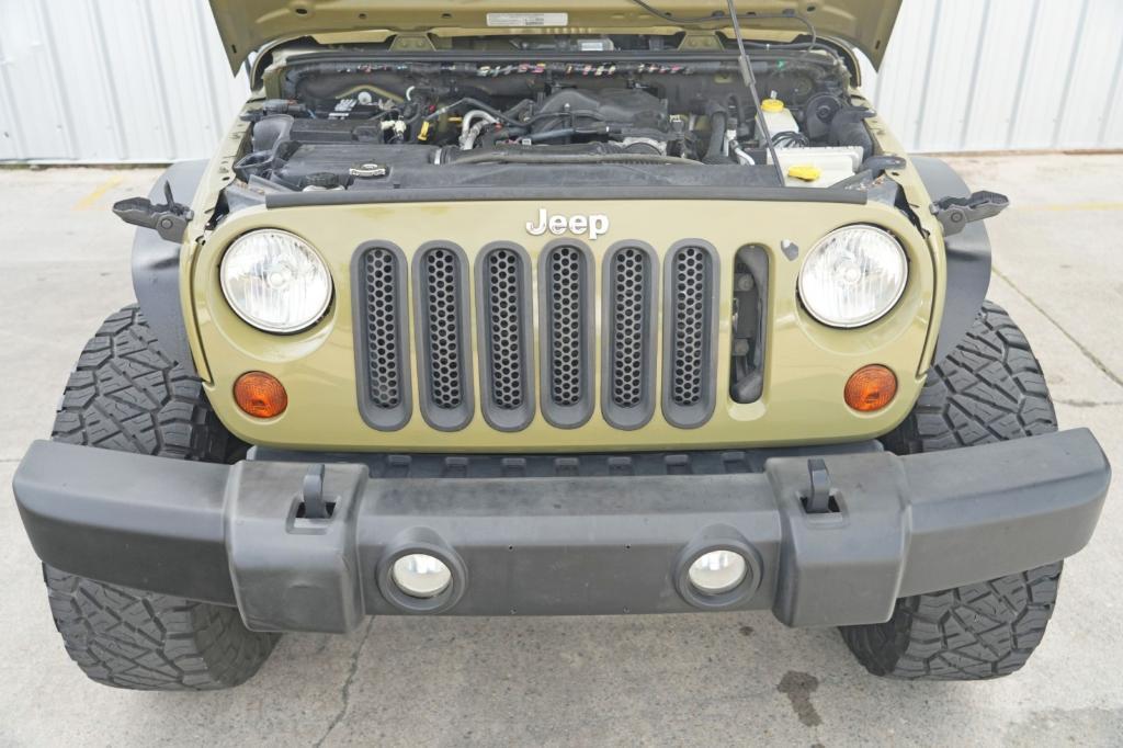 used 2013 Jeep Wrangler Unlimited car, priced at $14,000