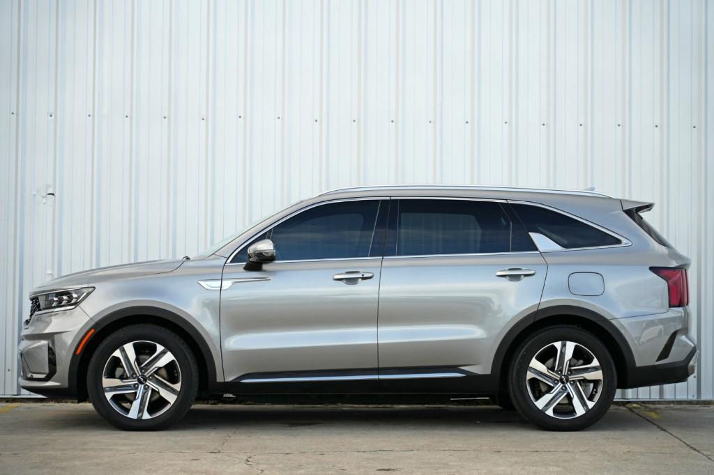 used 2022 Kia Sorento Plug-In Hybrid car, priced at $23,000