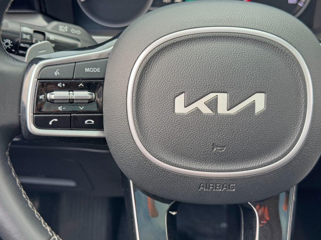used 2022 Kia Sorento Plug-In Hybrid car, priced at $23,000