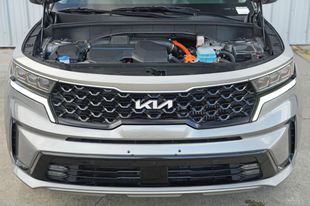 used 2022 Kia Sorento Plug-In Hybrid car, priced at $23,000