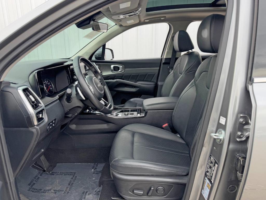 used 2022 Kia Sorento Plug-In Hybrid car, priced at $23,000
