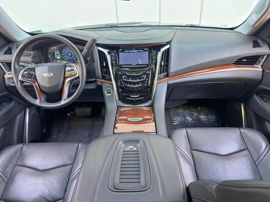 used 2020 Cadillac Escalade ESV car, priced at $25,000