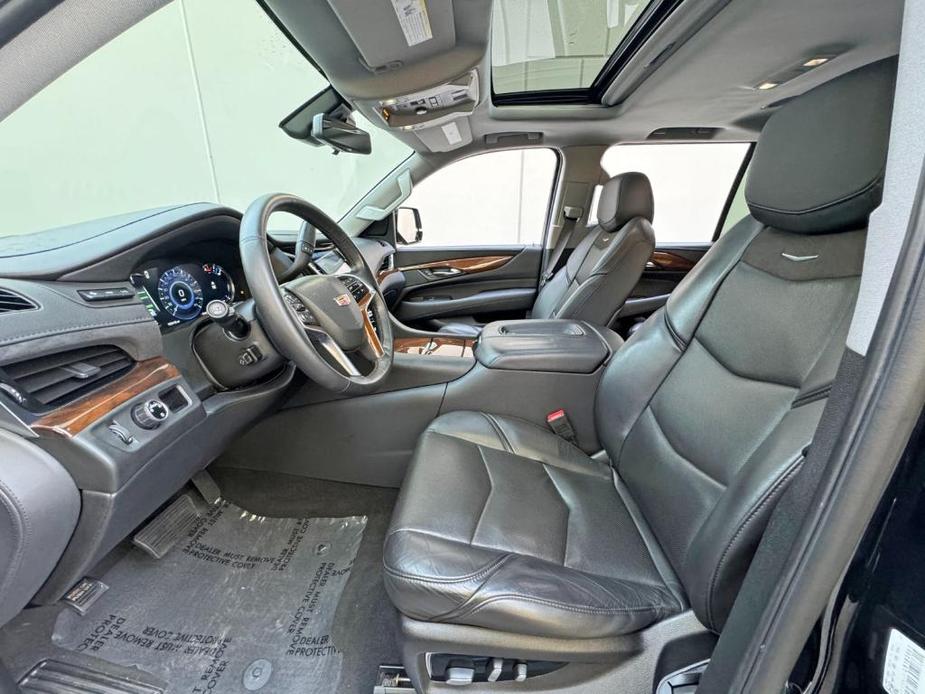 used 2020 Cadillac Escalade ESV car, priced at $25,000