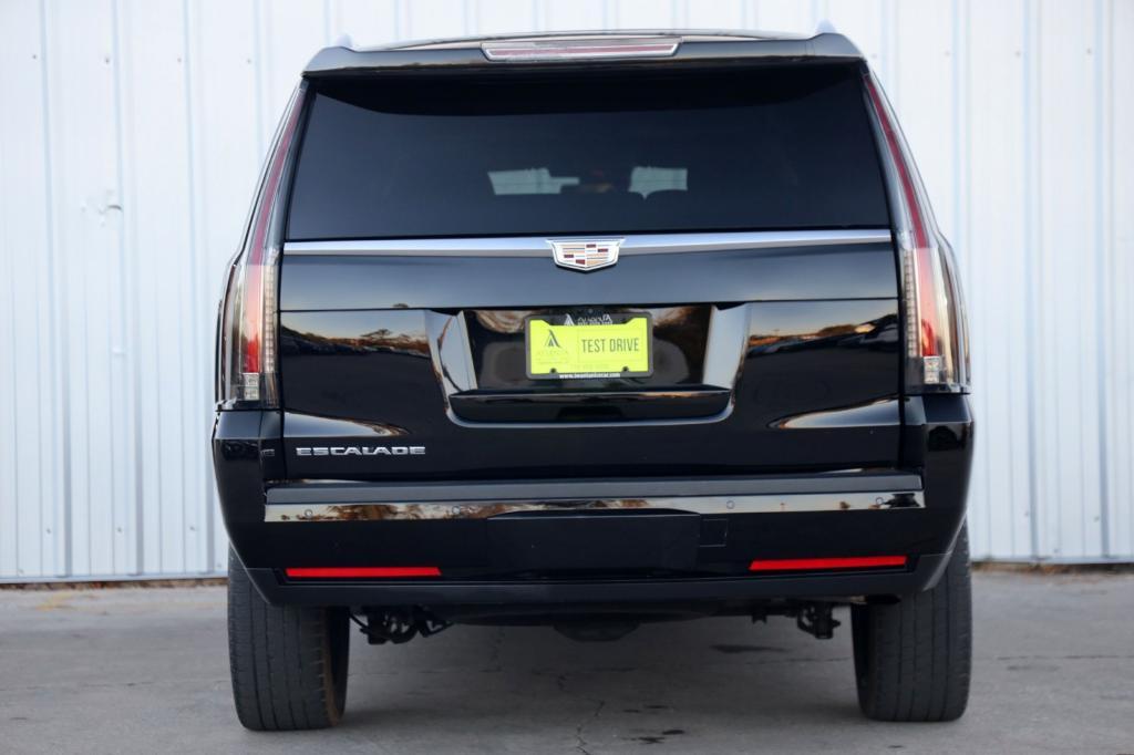 used 2020 Cadillac Escalade ESV car, priced at $25,000