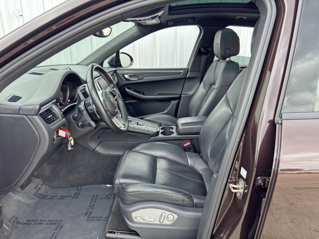 used 2017 Porsche Macan car
