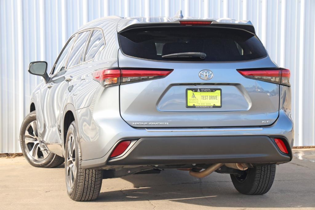 used 2021 Toyota Highlander car, priced at $26,000