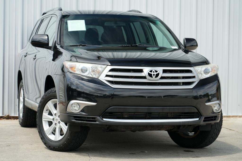 used 2011 Toyota Highlander car, priced at $7,500