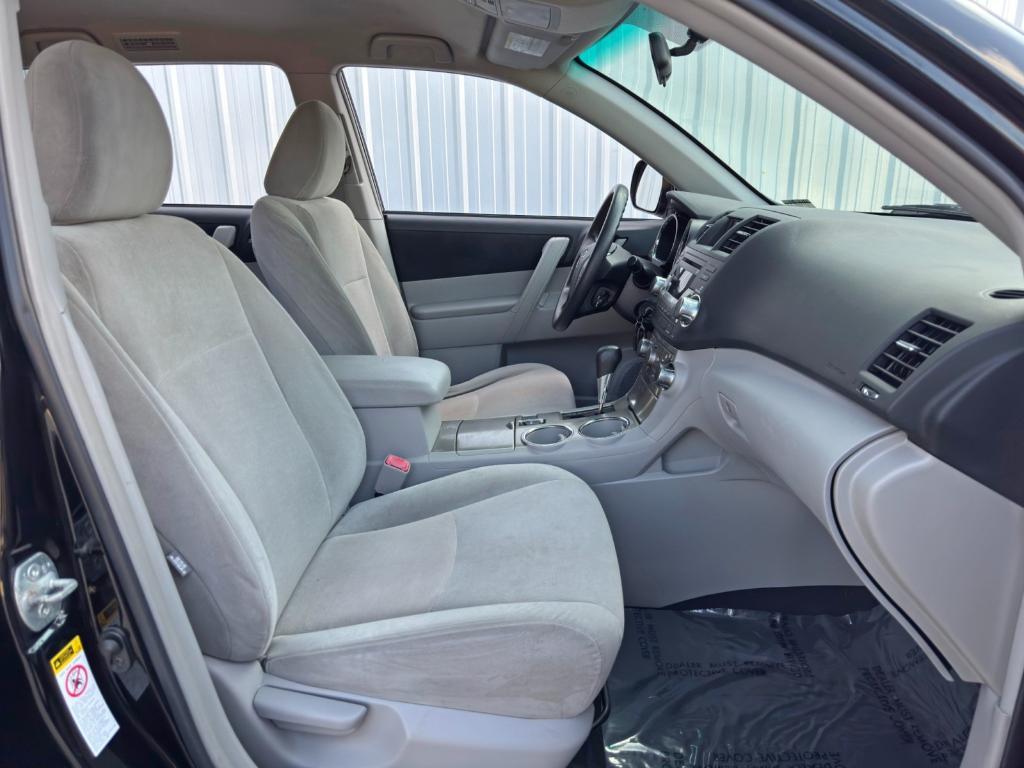 used 2011 Toyota Highlander car, priced at $7,500