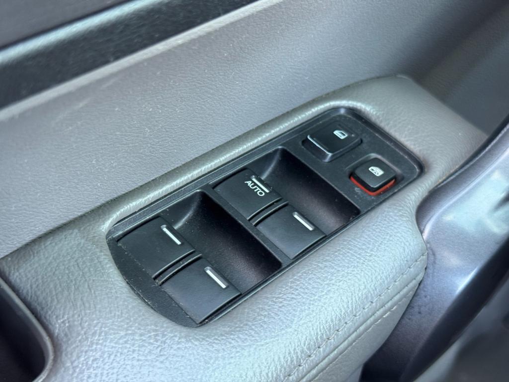 used 2009 Honda CR-V car, priced at $8,000