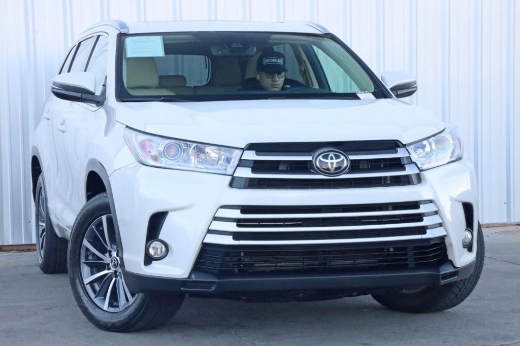 used 2018 Toyota Highlander car, priced at $16,000