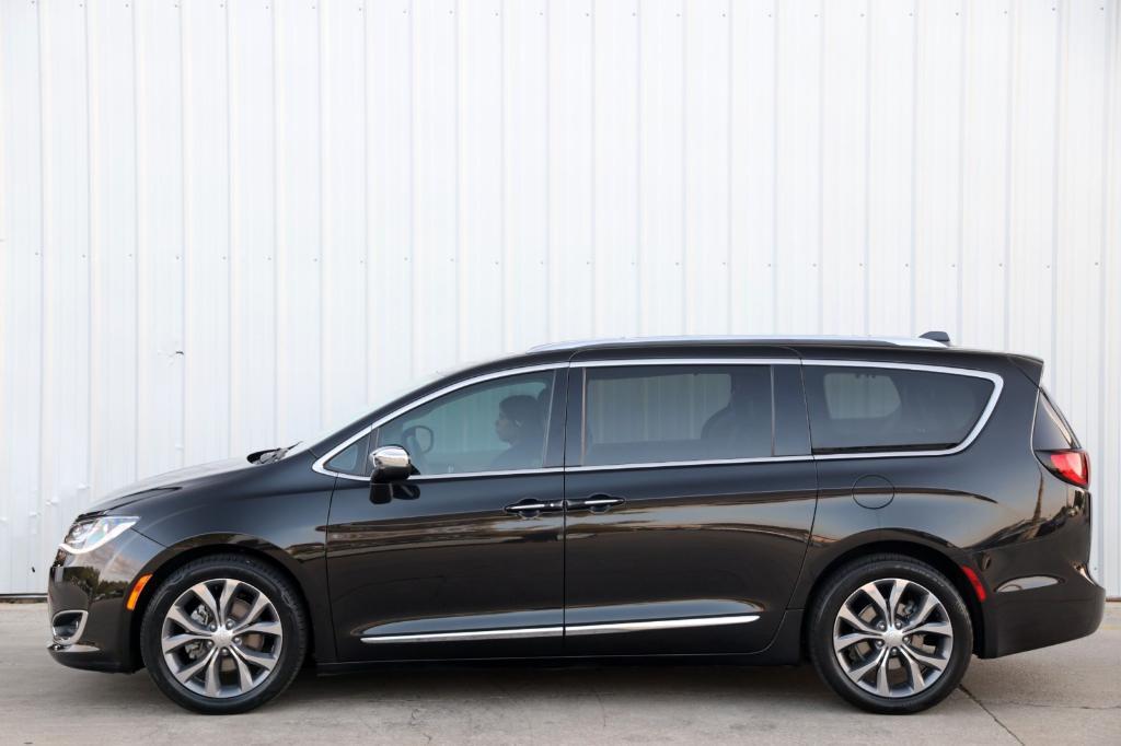 used 2018 Chrysler Pacifica car, priced at $16,500