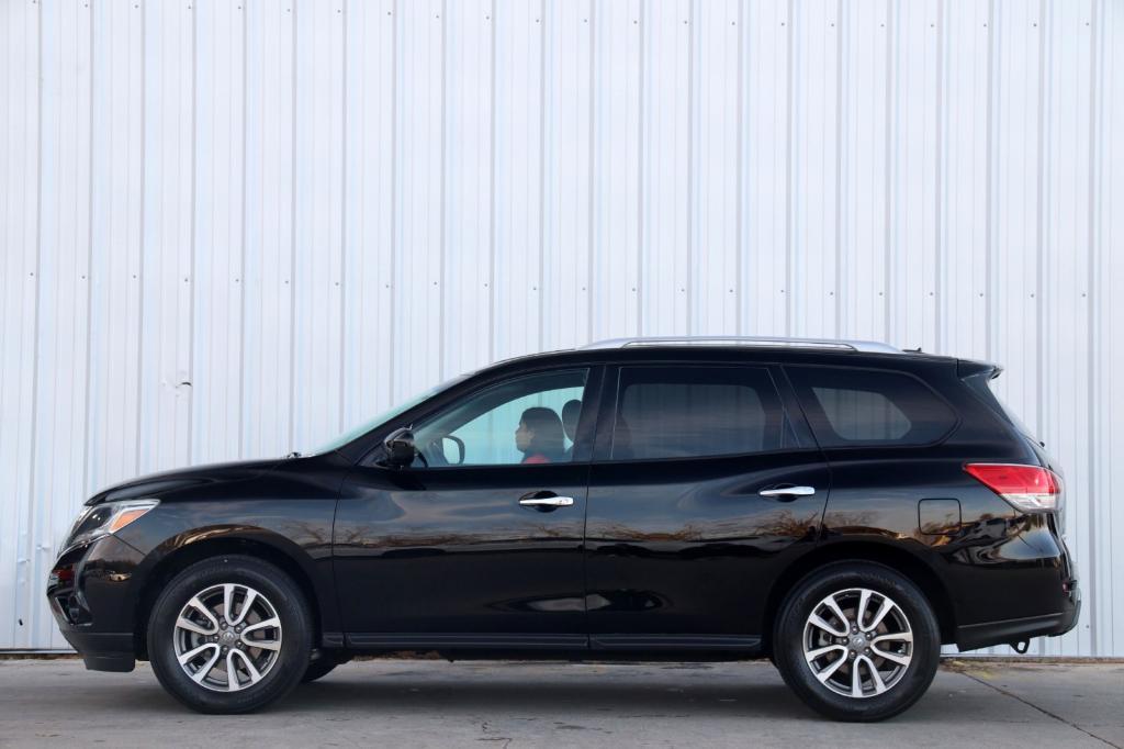 used 2013 Nissan Pathfinder car, priced at $7,500