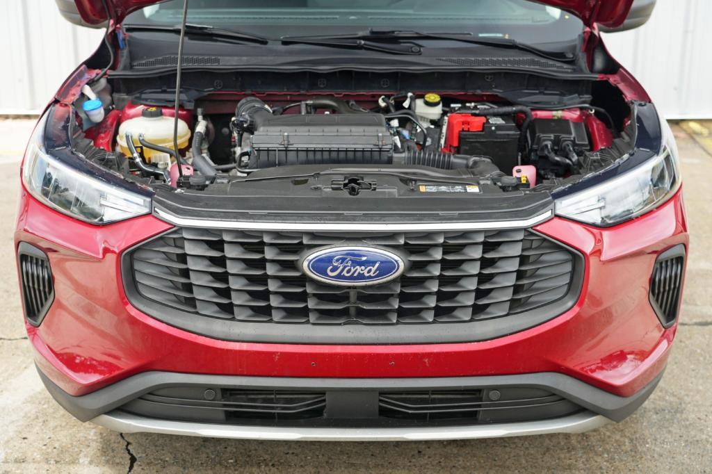used 2023 Ford Escape car, priced at $14,000