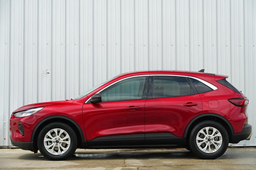 used 2023 Ford Escape car, priced at $14,000