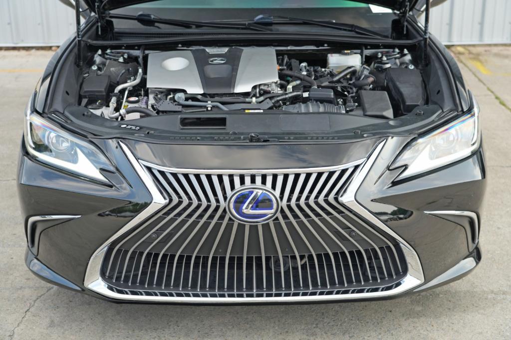 used 2021 Lexus ES 300h car, priced at $25,000