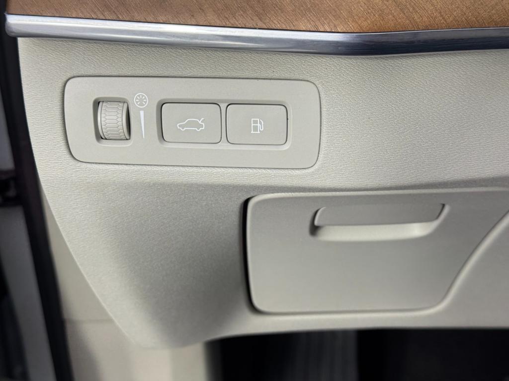 used 2017 Volvo XC90 Hybrid car, priced at $15,000