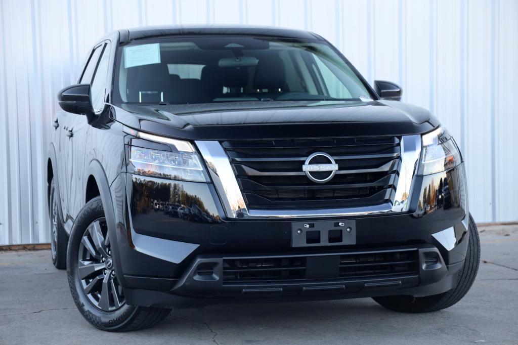 used 2022 Nissan Pathfinder car, priced at $23,000