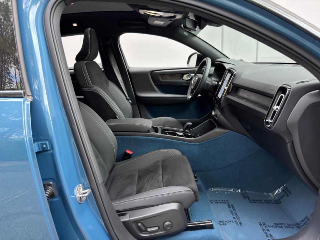 used 2022 Volvo C40 Recharge Pure Electric car, priced at $25,000
