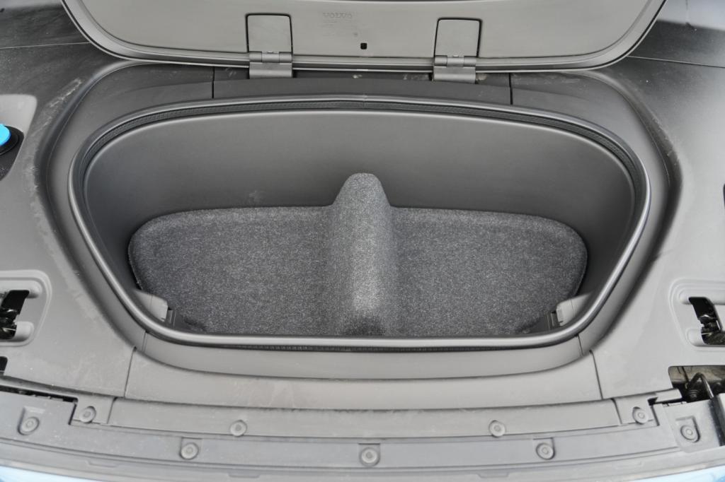 used 2022 Volvo C40 Recharge Pure Electric car, priced at $25,000